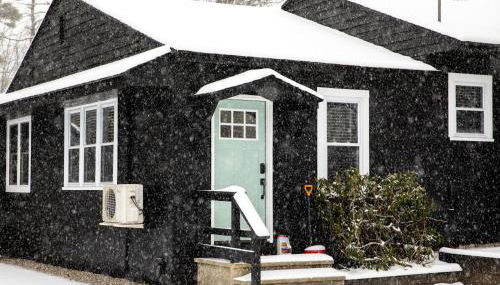 Centrally Located Cozy Modern Home in Bethel - Foto 2