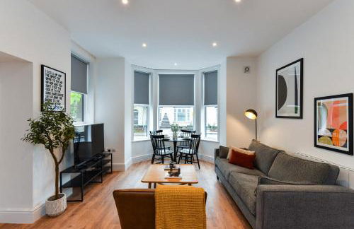 Stylish Flat with En-Suites Near Nature & Amenities - Foto 13