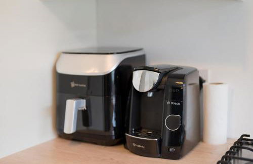 Perfect for Contractors & Families & Free Parking - Foto 12