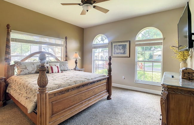 Fantastic 7 Bed 6 Bath in Prestigious Gated Comm - Foto 38