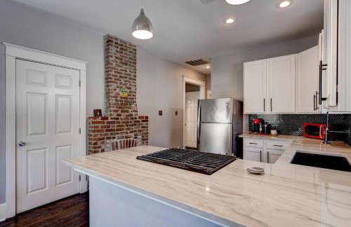 Uptown 3BR w Fenced Yard Near Magazine - Photo 14