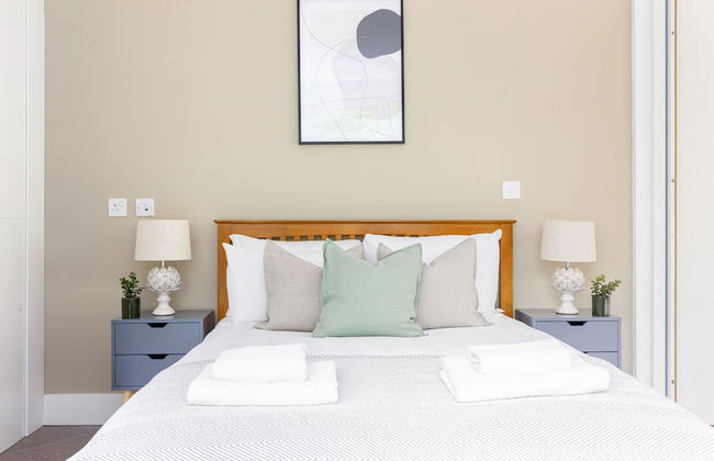 Luminous 2 Bed Balcony Flat in Islington - Foto 10