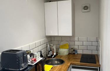 Green Cottage in grounds of Grade II* Frognal Farmhouse - Photo 12