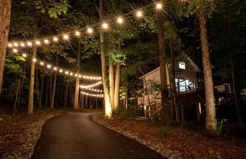 Off-grid Tree House Suitable for Four in Alabama - Foto 6