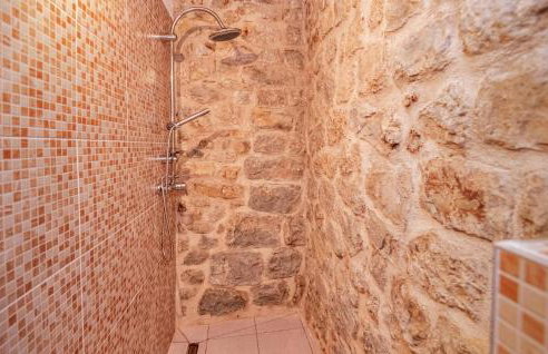 Gorgeous Home In Ricice With Lake View - Foto 35