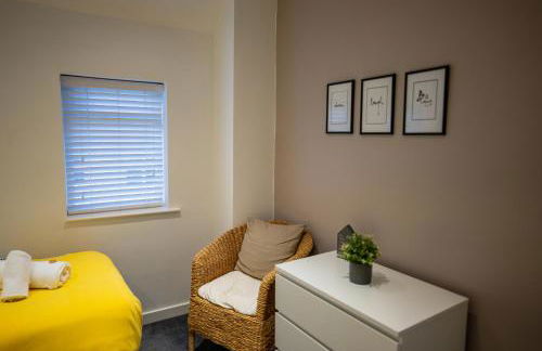 Town Street Apartment - Photo 16