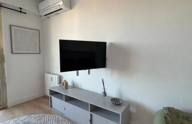 Proche Festival de Cannes - Studio avec Loggia - Gare à 5min Bus au pied de l'immeuble - Foto 3