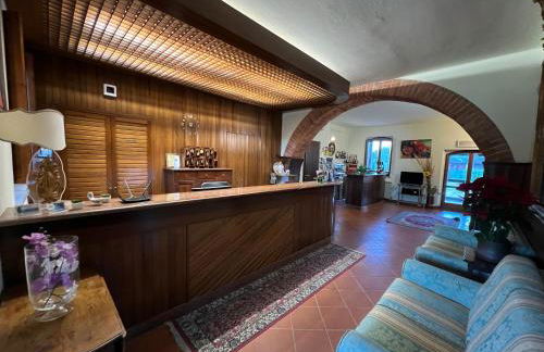 Hotel Villalago trasimeno - Photo 34