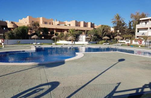 CASA BAJA EXTRAORDINARIA EN URBANIZACIÓN NATURISTA! - Foto 30