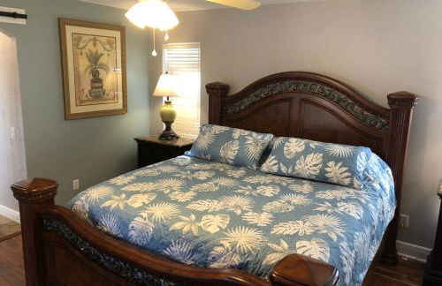 Tiki Paradise House & pool - 10 min to Beach! - Foto 6