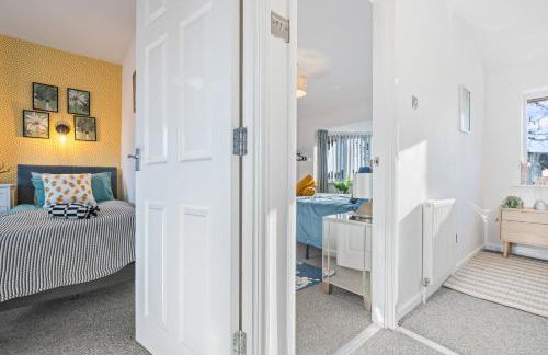 #82 Stylish Shirley Home - Sleeps 8 - NEC Solihull BHX - " Perfect for Contractors and Families - Free Parking" - Foto 3