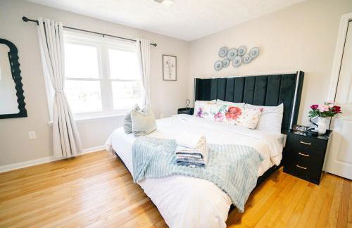 Spacious 5BR 2BA Free Parking Minutes to DC with Foosball - Photo 31