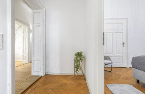 cruwzo I Modern Centrally Located Apartment with Parking Modern Centrally Located Apartment with Parking - Photo 70