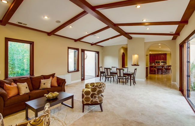 Tropical 5BR La Jolla Retreat by NamaStay - Foto 25