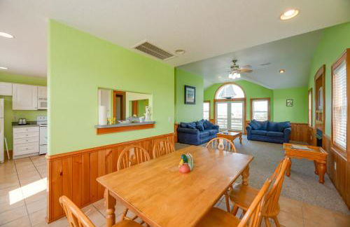 Quiet Hatteras Duplex with Decks about 1 Mile to Beach - Foto 9