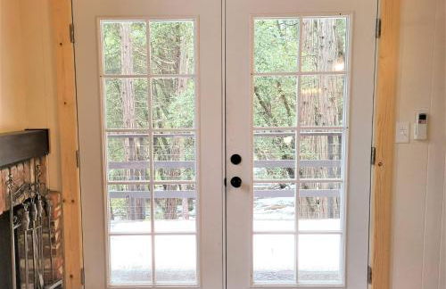 Trout River Cabin - Cozy Quiet Peaceful Retreat - Foto 1