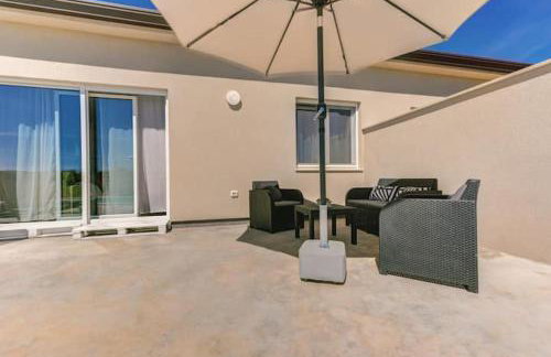 Pola kuće sa bazenom-Eja - Foto 5