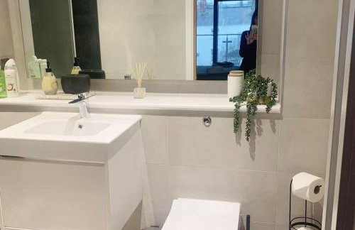 Luxury apartment close to Theatre, Barbican & Hoe 2 kings or 4 single beds secure covered parking - Foto 27