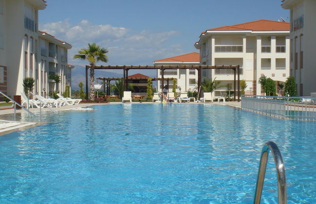 Four Seasons I -10 With 2 Bedrooms Guarantees a Wonderful Holiday - Photo 1