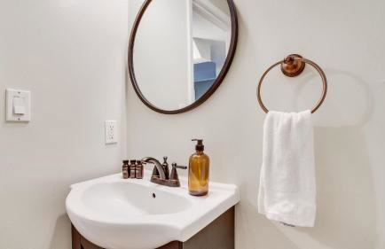 Hot Tub Sauna Game Room Modern 5BDR Family Cabin Homewood by AvantStay - Foto 23