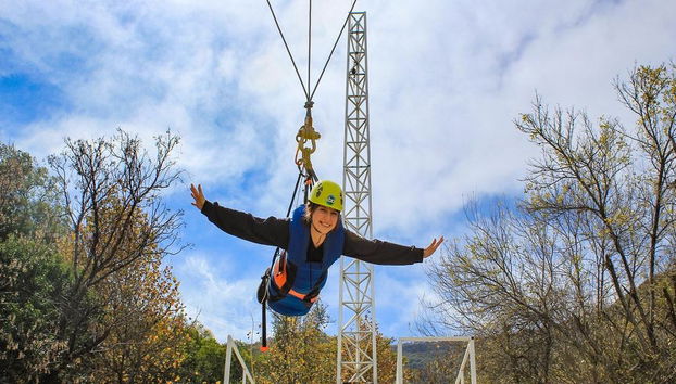 Salto pendular en el Parque Ecoturístico Cola de Caballo - Foto 2