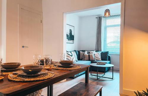 Hamilton House by Solace Stays - Photo 5