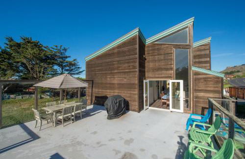 Knot-a-Care! Hot Tub!! Walk to Beach!! BBQ! Fast WiFi!! - Photo 6