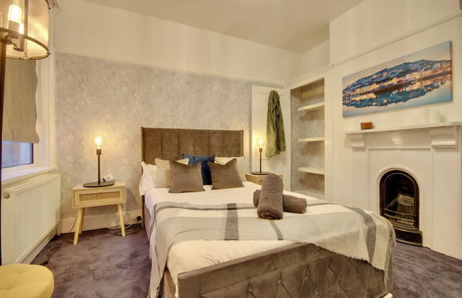 Southsea 4BR Getaway with Private Yard - Foto 9