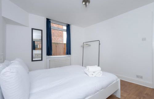 Charming 1BDR Haven with Private Courtyard - Foto 6