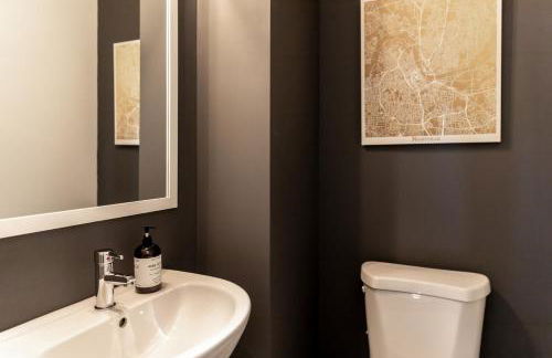 STAR Retreat Townhome with Garage 3 miles to Downtown - Foto 23