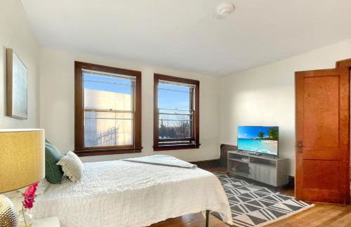 1 Bed Apt on Grand - Walk to 3 Breweries! - Photo 1