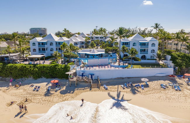 Deluxe Sea View Villas at Paradise Island Beach Club Resort - Foto 1