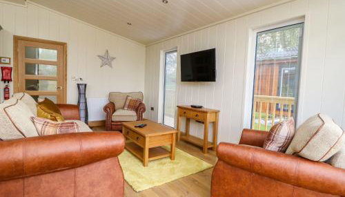 Robin Lodge - Photo 2