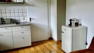 Westside Apartment - Photo 3