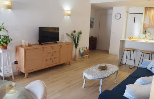 Velilla Seaview with Pool and Parking - Foto 8