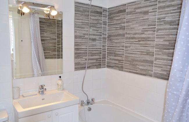 Riverbank Cottage - Photo 8