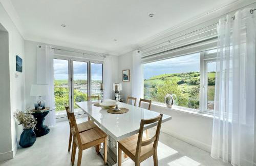 Incredible Views in Dartmouth with Parking and EV Charger - Foto 1