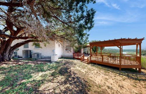 Regal Riverfront Retreat - Foto 23