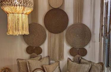 L A Boutique Suites with Private Hot Tub - Photo 59