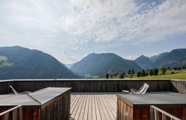 Lush Apartment With Private Sauna - Photo 14