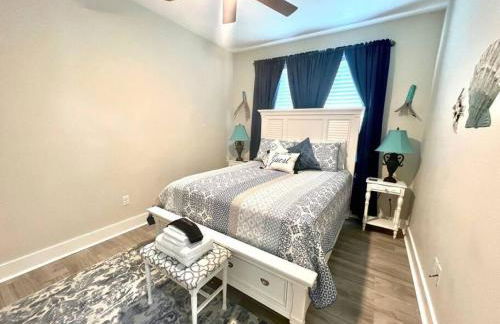 2 Fins Up, Beach Home, Private Pool , Golf Cart, 6 beds - Foto 44