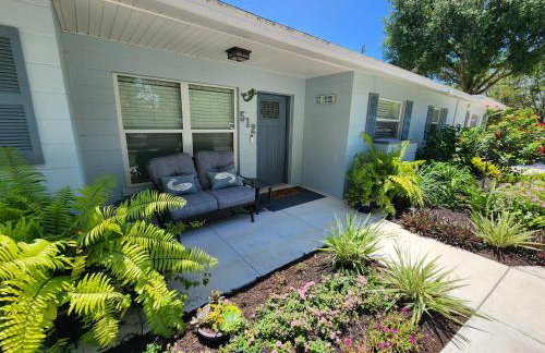 Coastal Vibes! Tropical heated pool home short drive to the beach - Foto 44