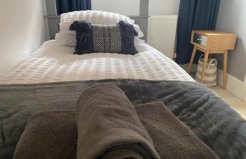 The Annexe Porthcawl Pet Friendly 2 Bedroom Flat with King Size bed bunk beds and sofa bed sleeps up to 5 people - Photo 26