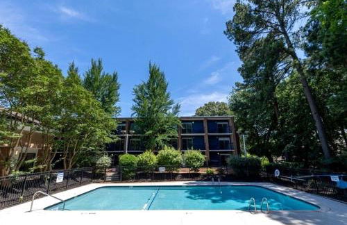 Modern Midtown Studio and Private Balcony - Foto 15