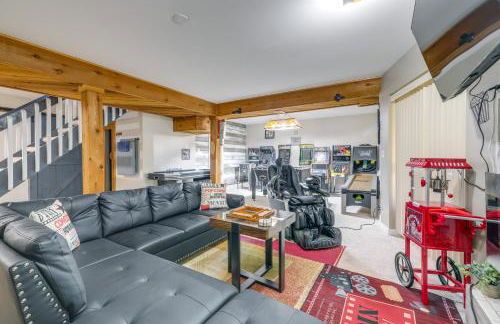 Spacious and Serene Lake Ridge Retreat with Game Room! - Foto 24