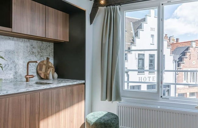 Urban Getaway in the Heart of Antwerp - Photo 2