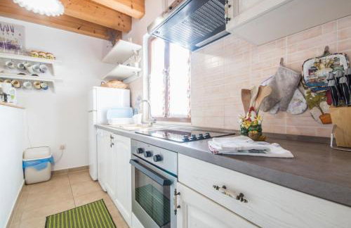 Villa Sandi, mediterranean Villa with pool and jacuzzi - Foto 11