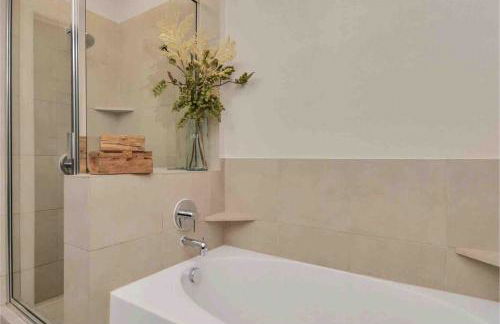 A Peaceful Getaway near NRG & Medical Center - Foto 2