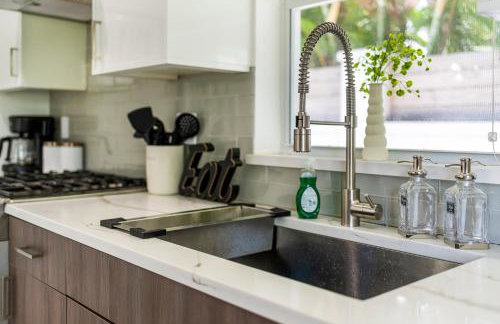 Elegant 3BR w Pool Near Downtown WPB - Foto 27