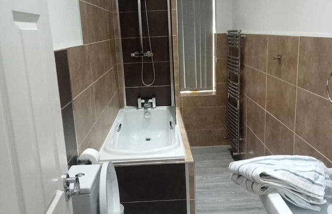 Charming 2-bed Apartment in Wolverhampton - Foto 9